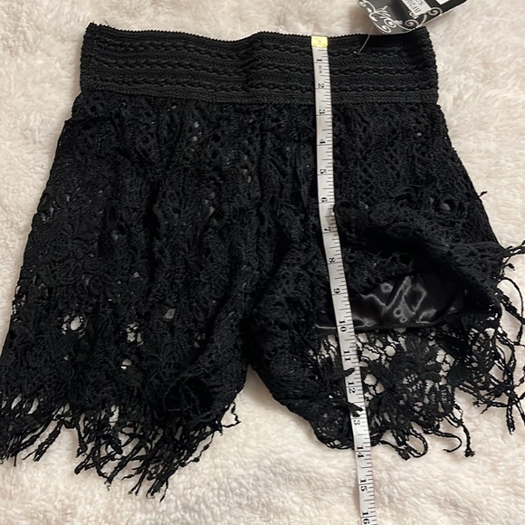 Black Crochet shorts- lined size s/m - elastic waist - Picture 4 of 8